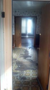 Before room with pealed tiled floors